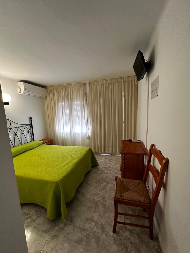 El Flamenco Hostal 34/56
