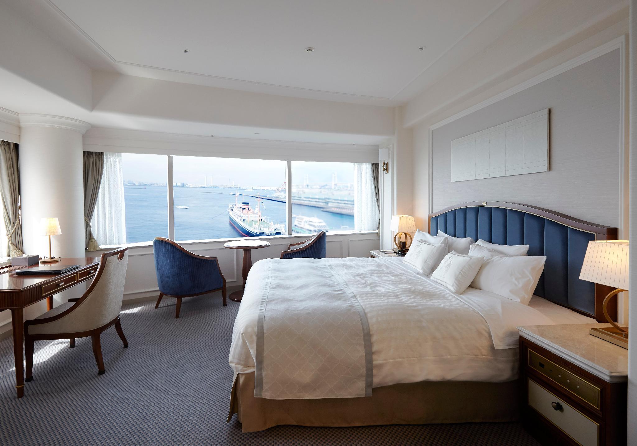 Renovated, Double Bed, Bay Front, Corner