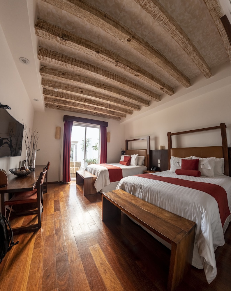 SUITE, DOUBLE BED