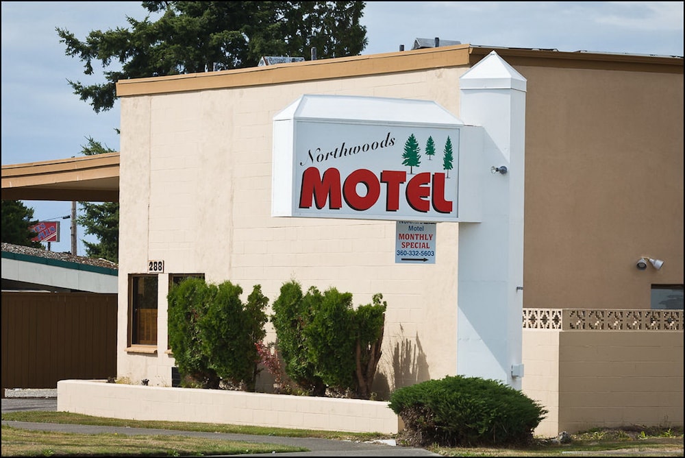 Northwoods Motel 3/39