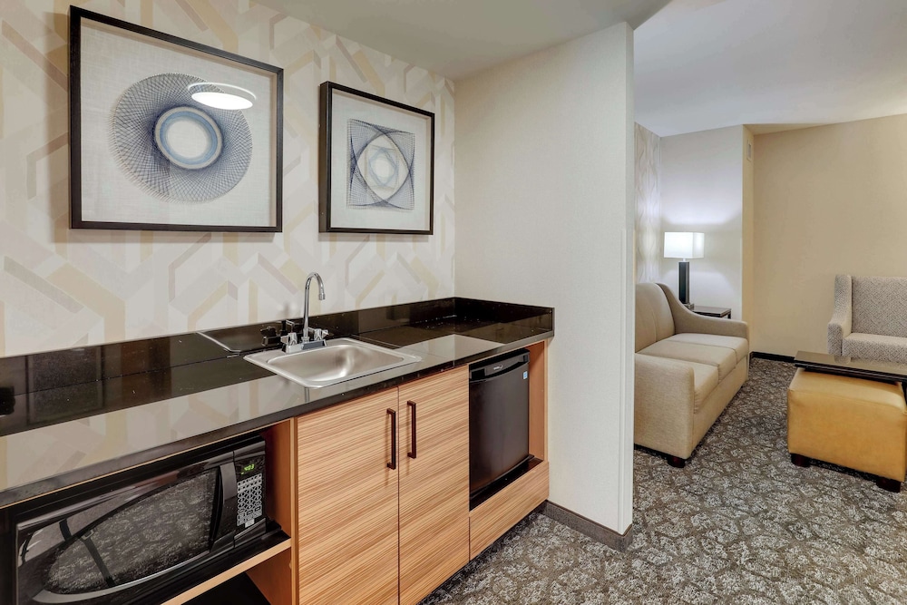 Drury Inn and Suites Birmingham Lakeshore Drive 50/50