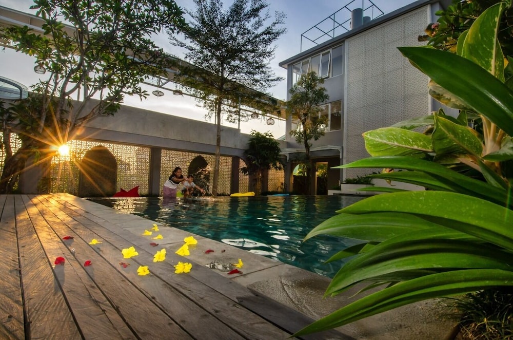 Cozy Stay Hotel 60/67