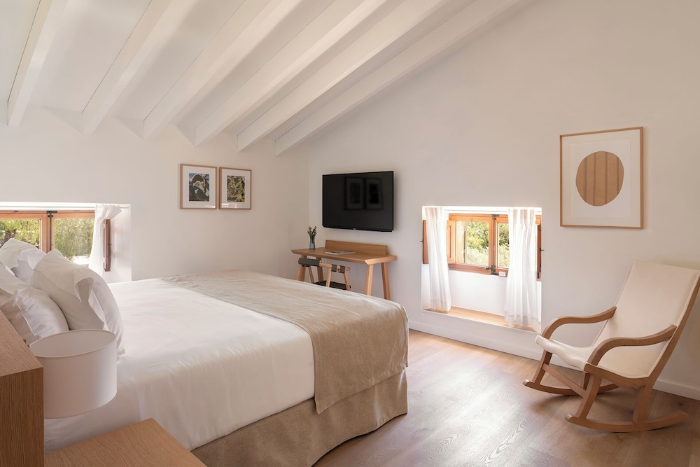 Standard, King Bed