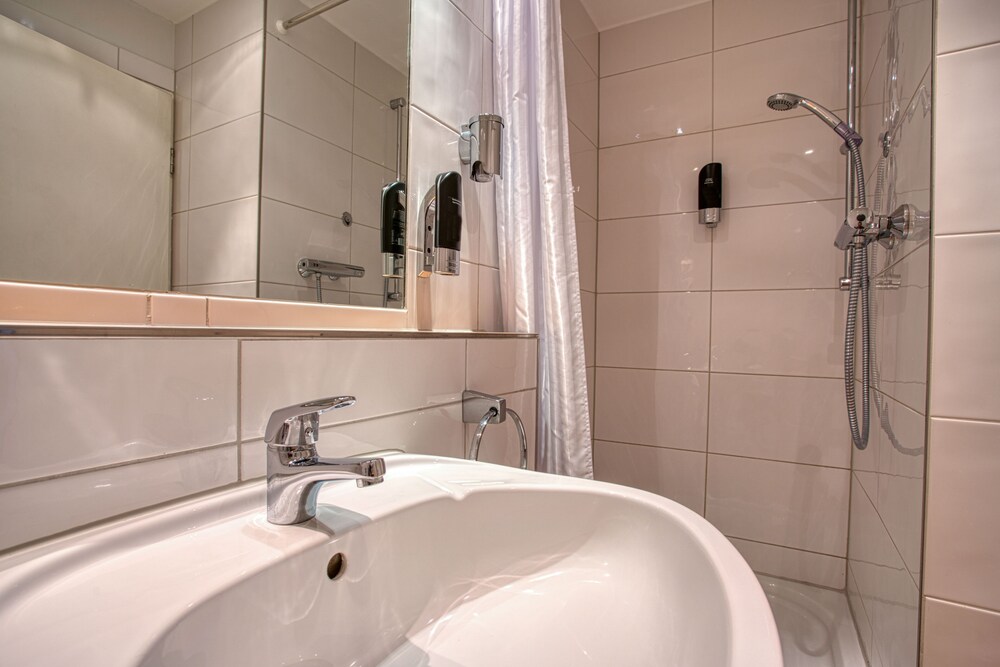 Kommerzhotel Koln 46/49