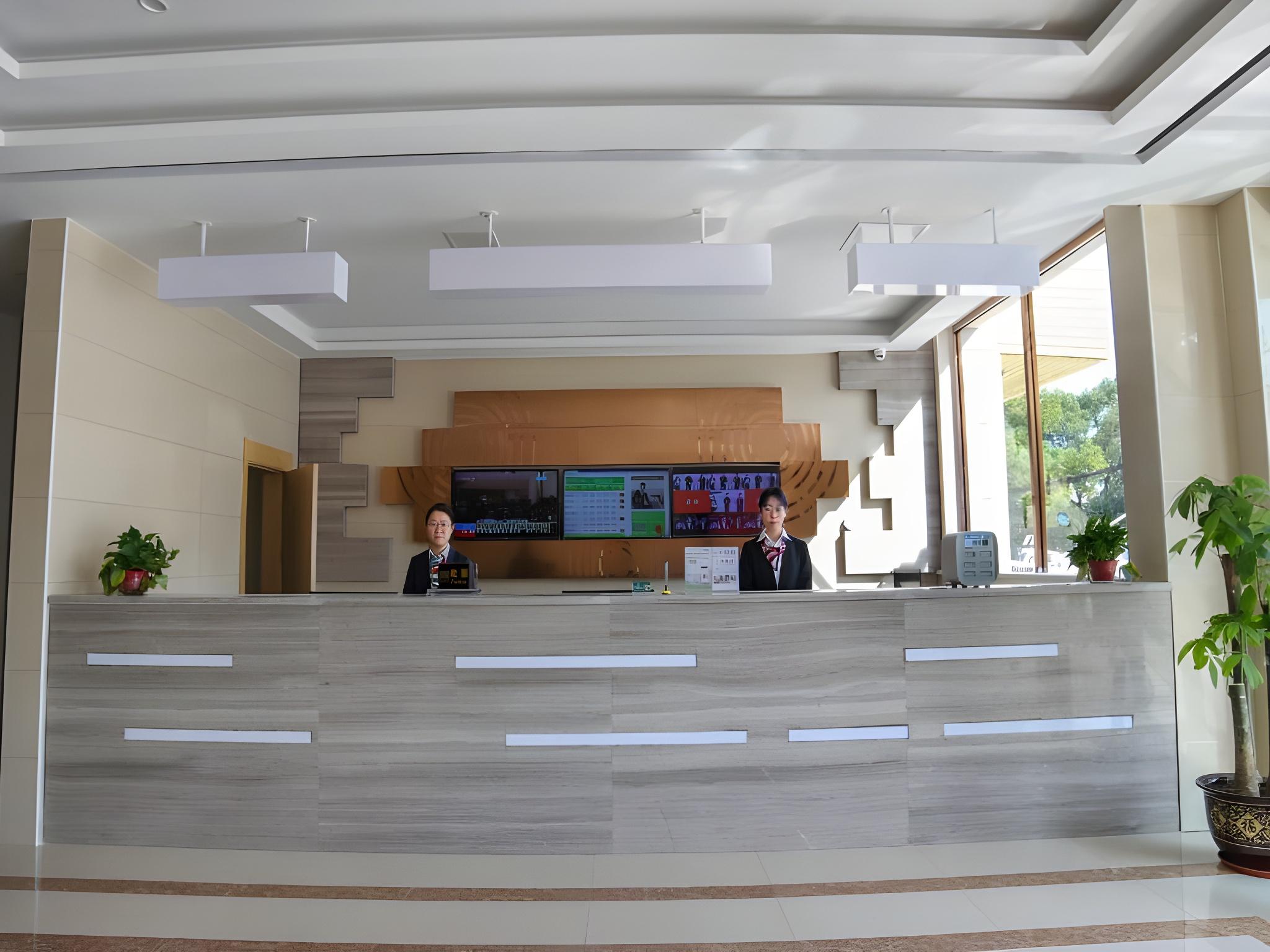 GreenTree Inn Express Gongqing City Nanchang University 6/21