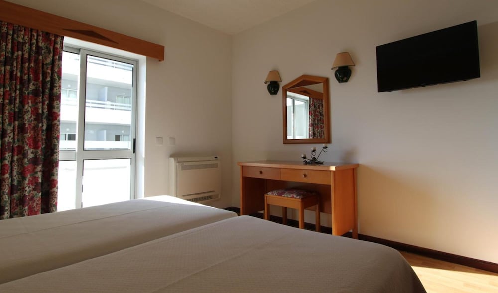 Luar Hotel 12/47