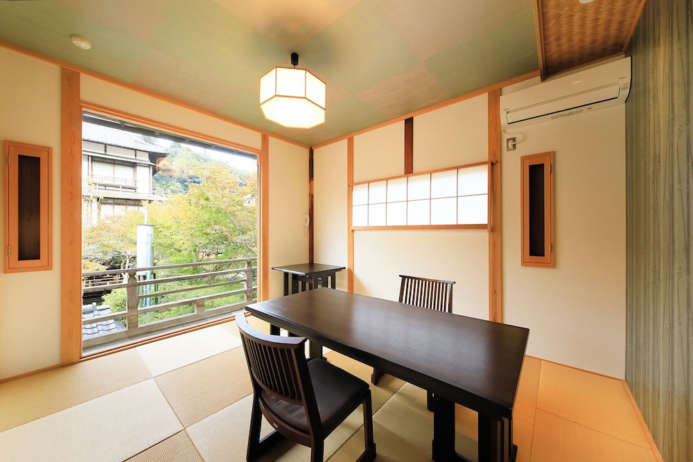 ARAI RYOKAN 34/50