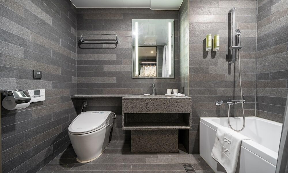 Layers Hotel Hadan 43/50