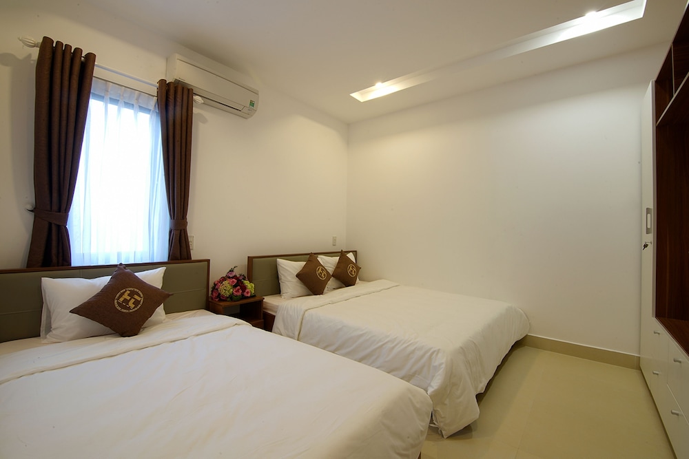 Poetic Hue Hotel 16/50
