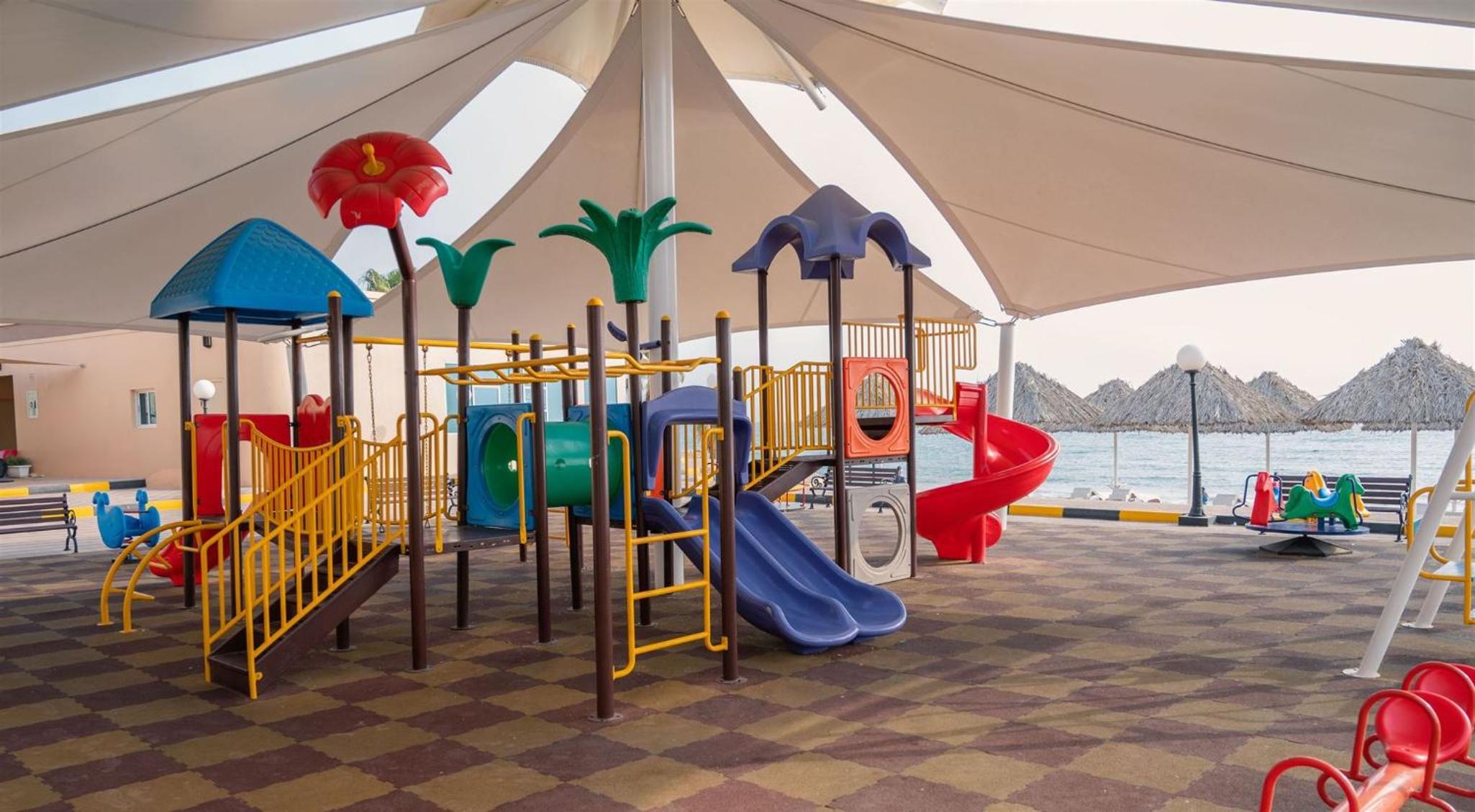 Royal Beach Hotel & Resort 43/50