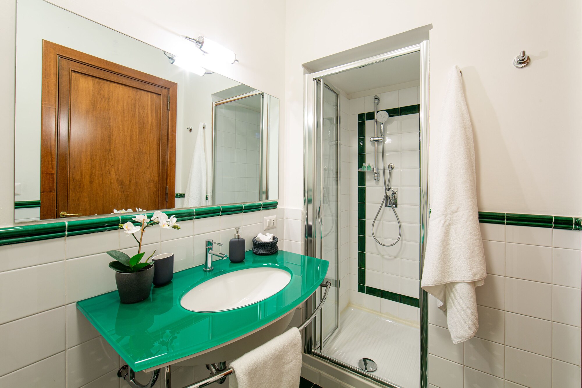 جناح ديلوكس بسرير كوين، Lombardia40 Luxury Suites 5/6