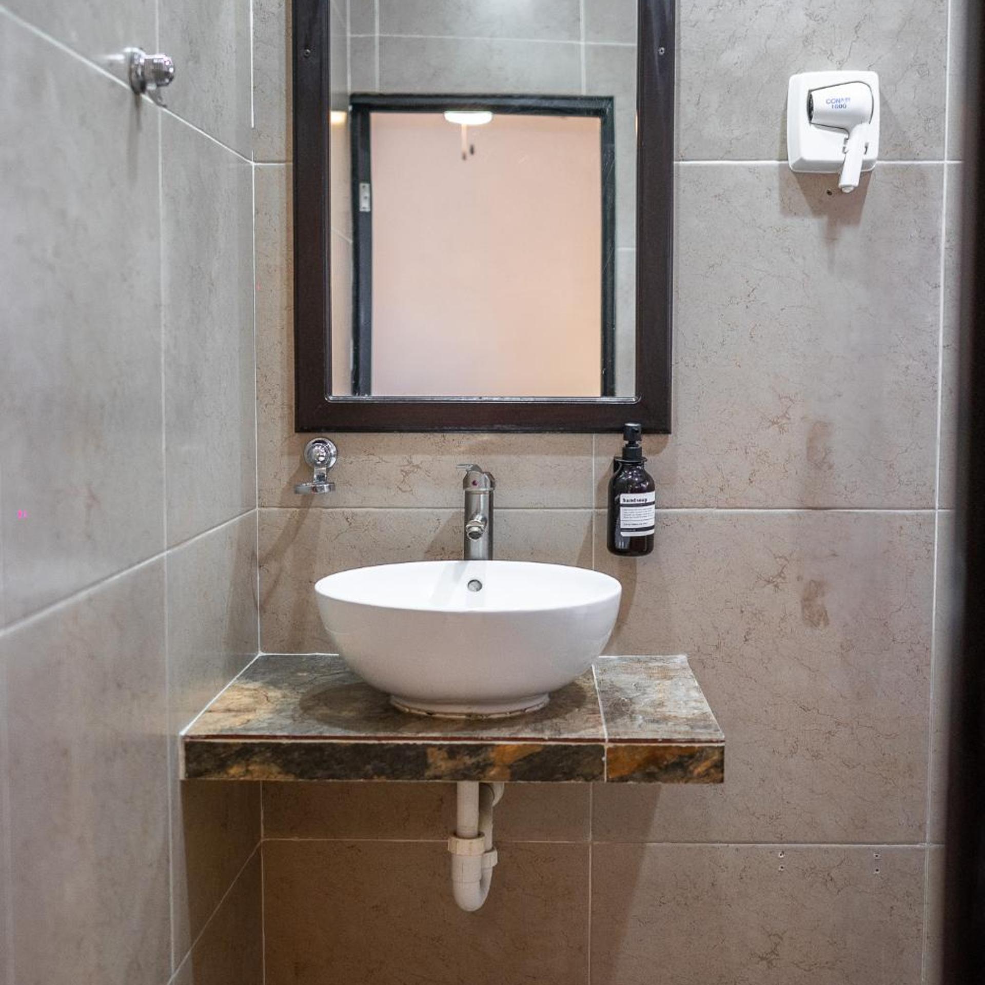 غرفة بسرير كينج بإطلالة على المسبح، SUITE HOTEL MARIA DE LA LUZ 6/7