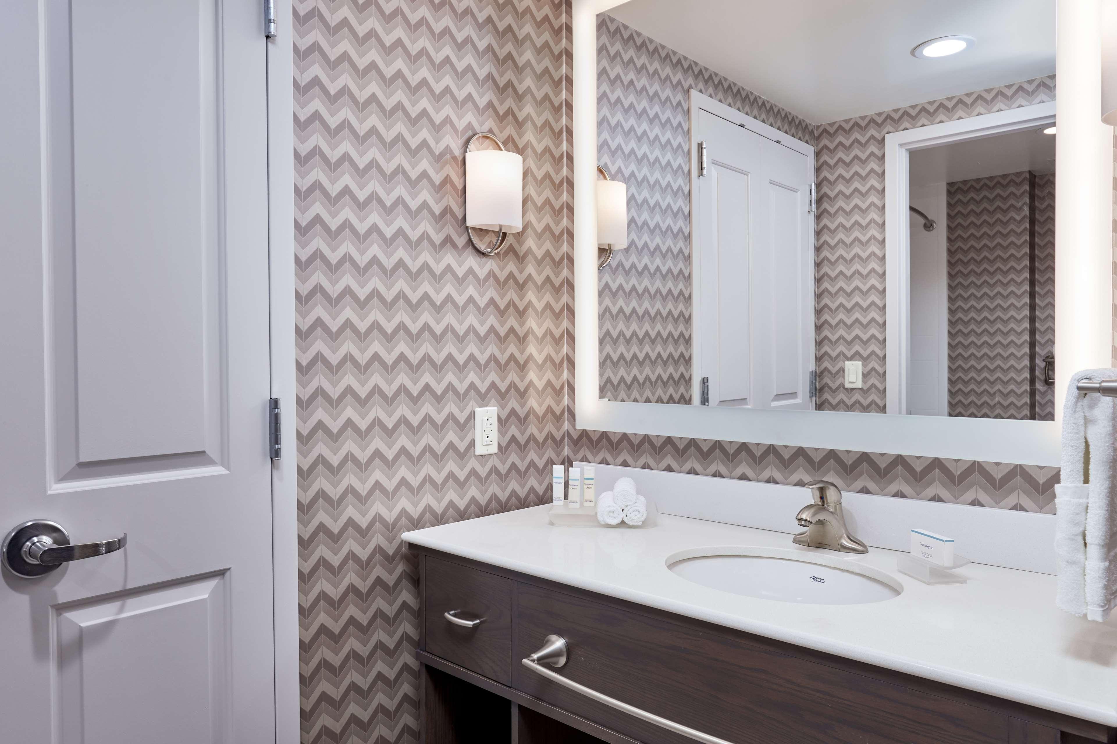 Suite, King Bed, Manhattan View, Accessible, Homewood Suites By Hilton Teaneck Glenpointe 3/3