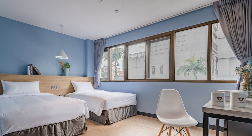 Prince Hotel 19/50