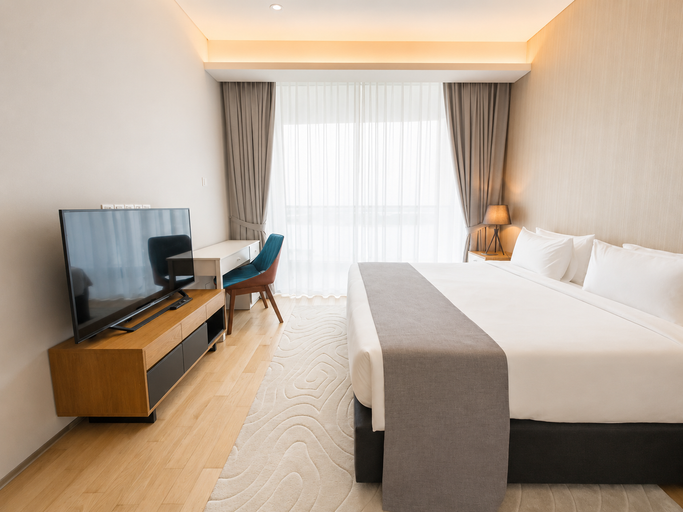 2 Bedrooms, Partial Water Side