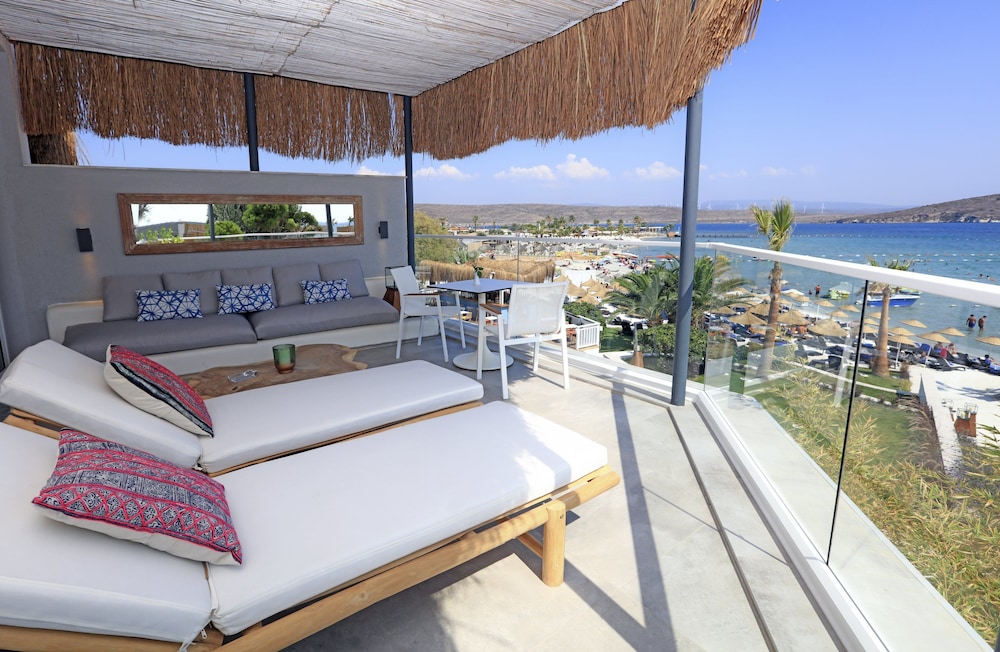 Design Plus Seya Beach Hotel 54/67