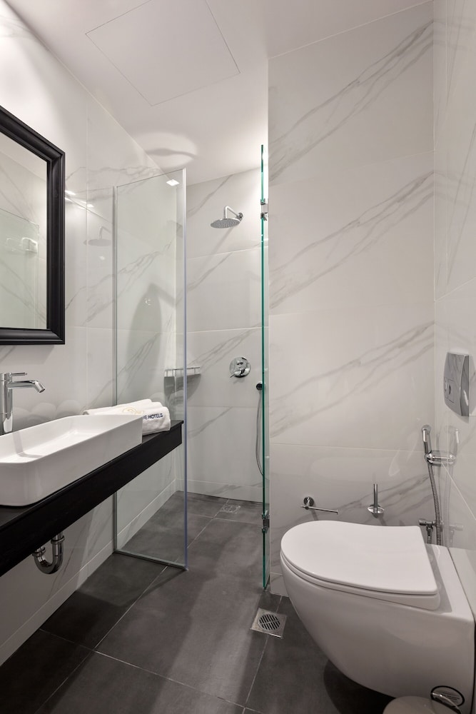 Classic Hotel by Athens Prime Hotels 37/40
