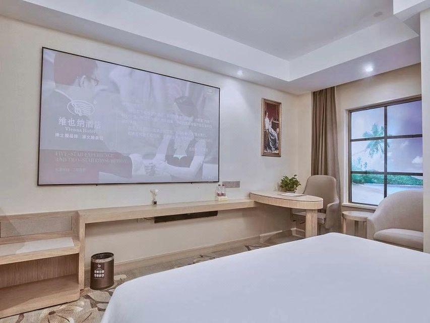 Feature, Double Bed