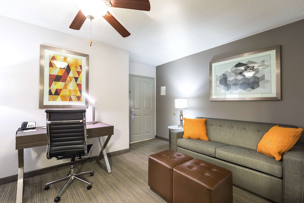 Country Inn & Suites By Radisson Lake Norman Huntersville NC 35/48