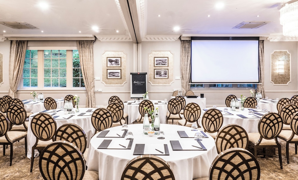 Wood Hall Hotel & Spa 39/55