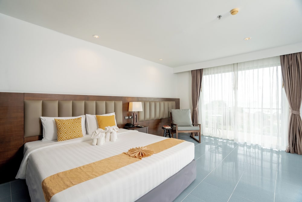 SIGNATURE, SEA VIEW