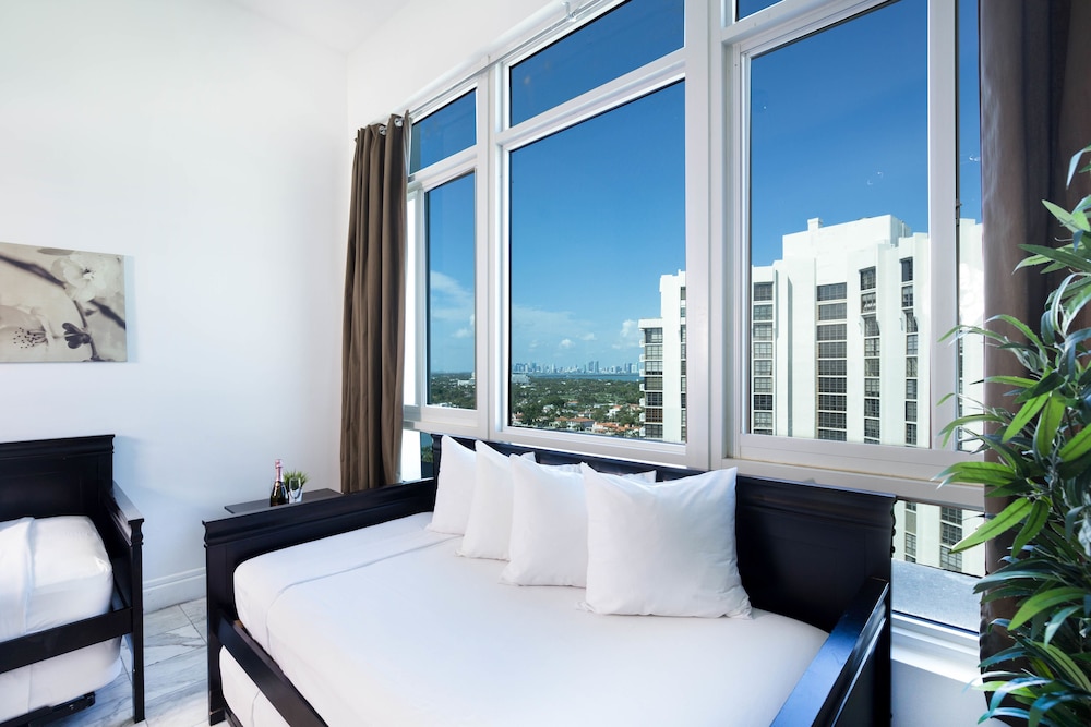 New Point Miami 19/54