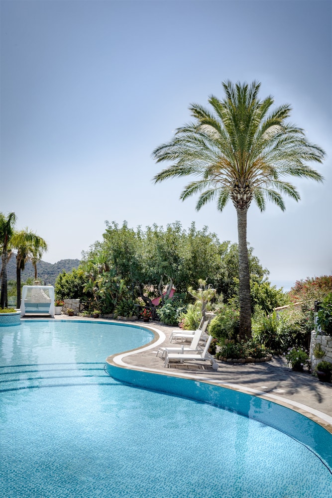 Cruccuris Resort - Adults Only 10/72