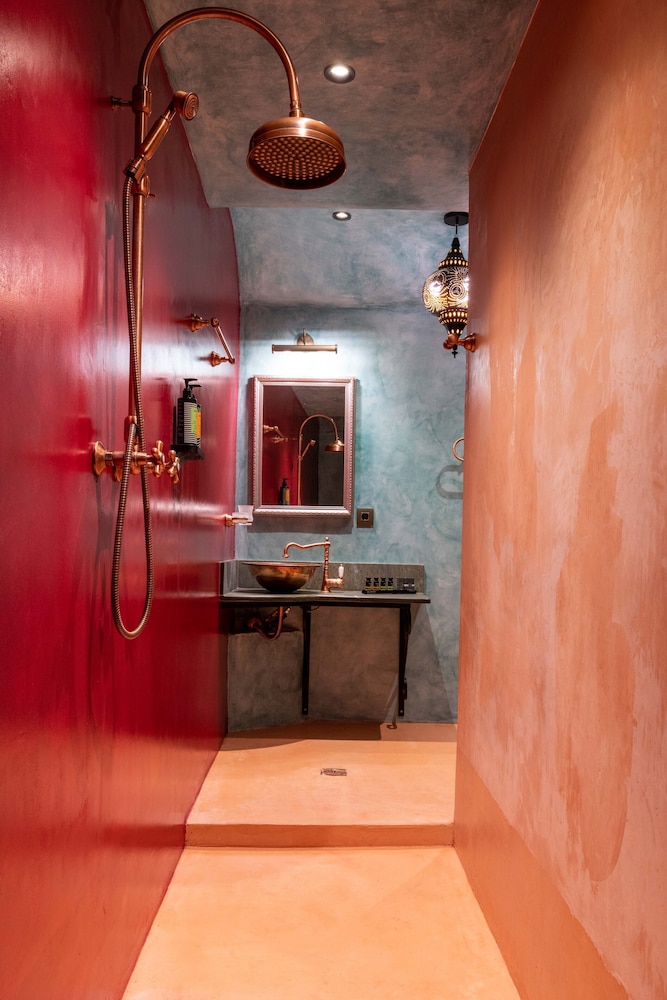 SPERVERI BOUTIQUE HOTEL 48/77