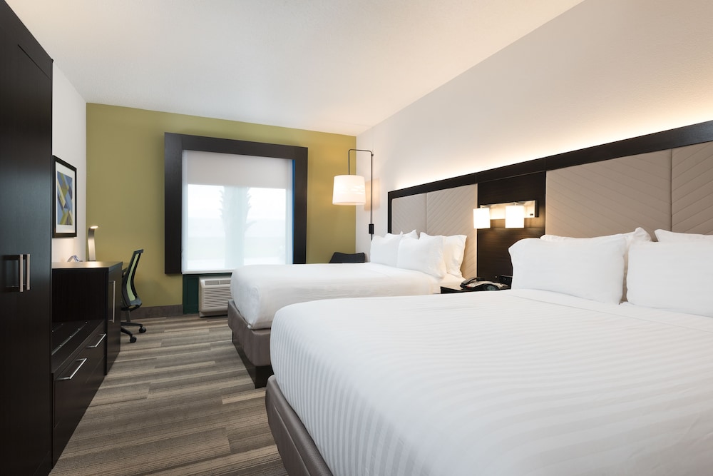Holiday Inn Express and Suites Florence I-95 and I-20 Civic Ctr, an IHG Hotel 29/70
