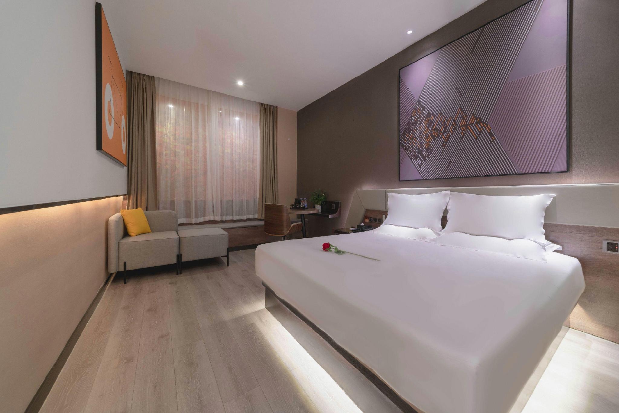 Compact, Room Assigned on Arrival