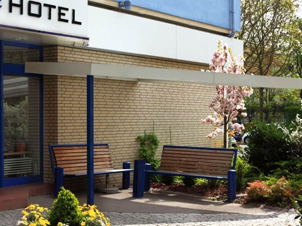 Elbbrucken Hotel 46/50