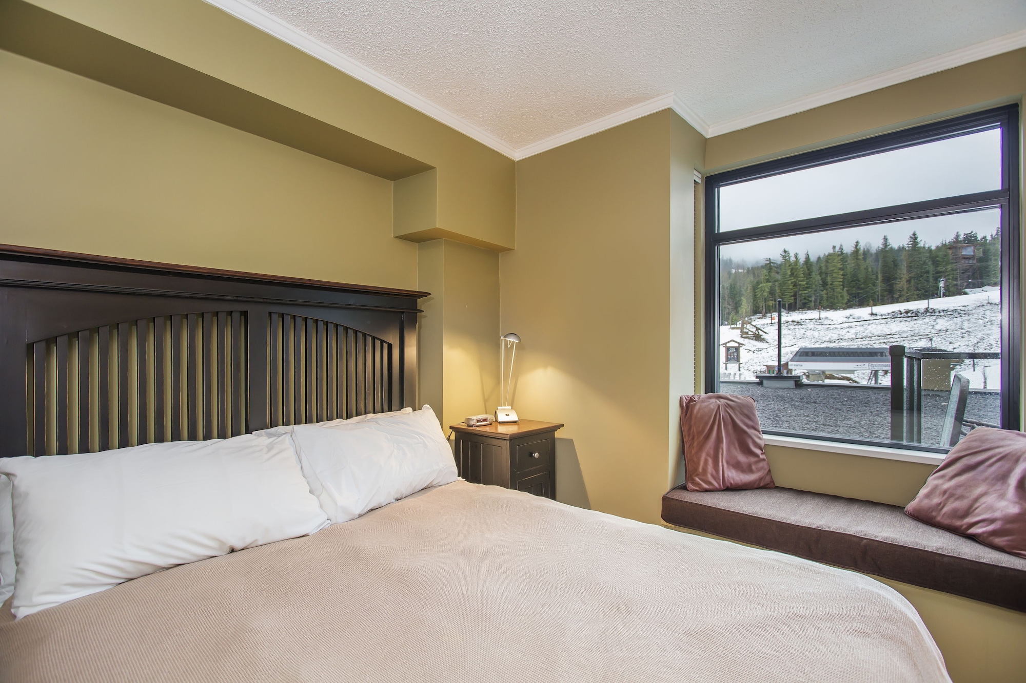 2 BEDROOMS, SILVER, SUITE
