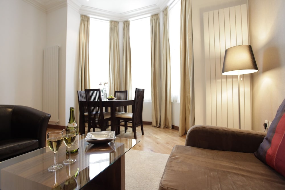 Presidential Apartments - Kensington 48/69