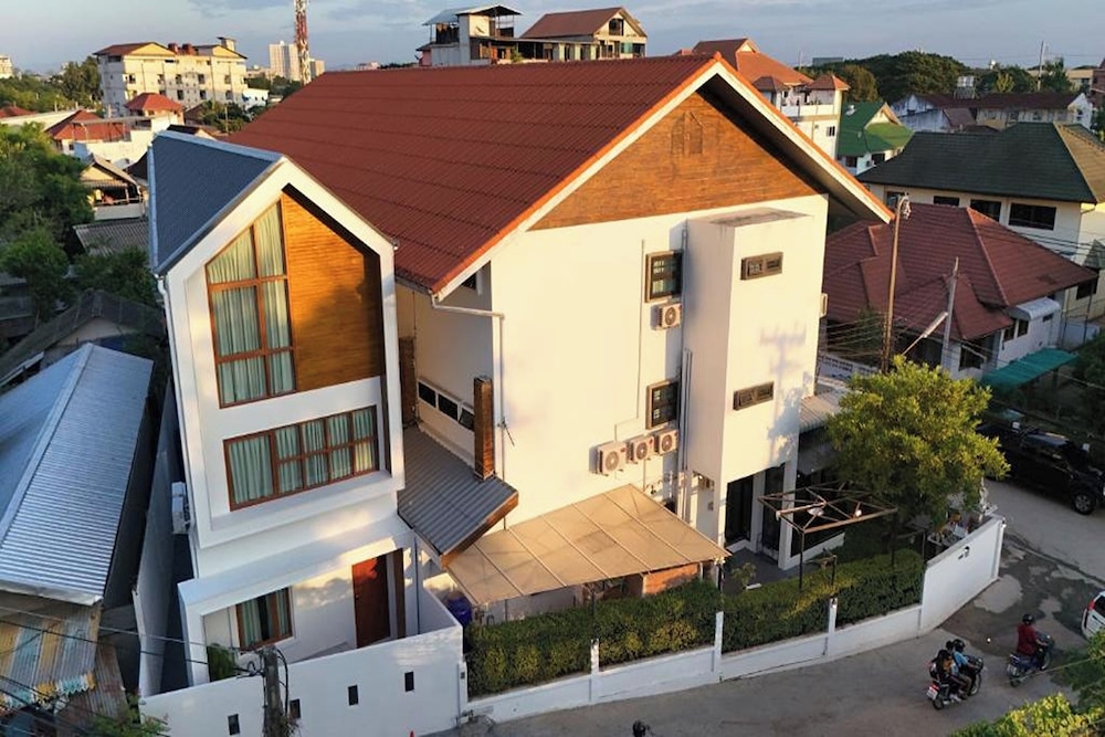 Tanwa Hotel 3/50