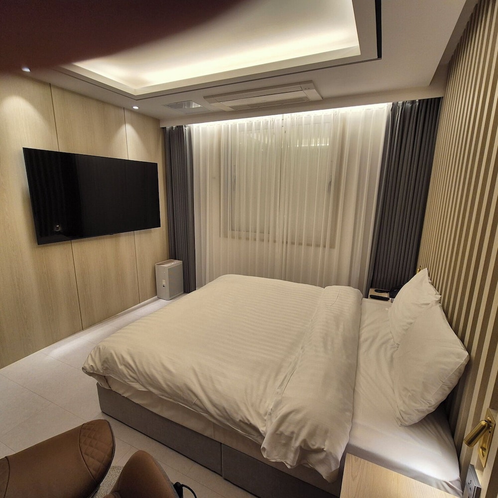 Hound Hotel Gwangju Cheomdan 12/24