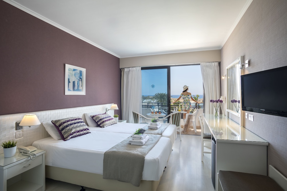 Pavlo Napa Beach Hotel 14/62