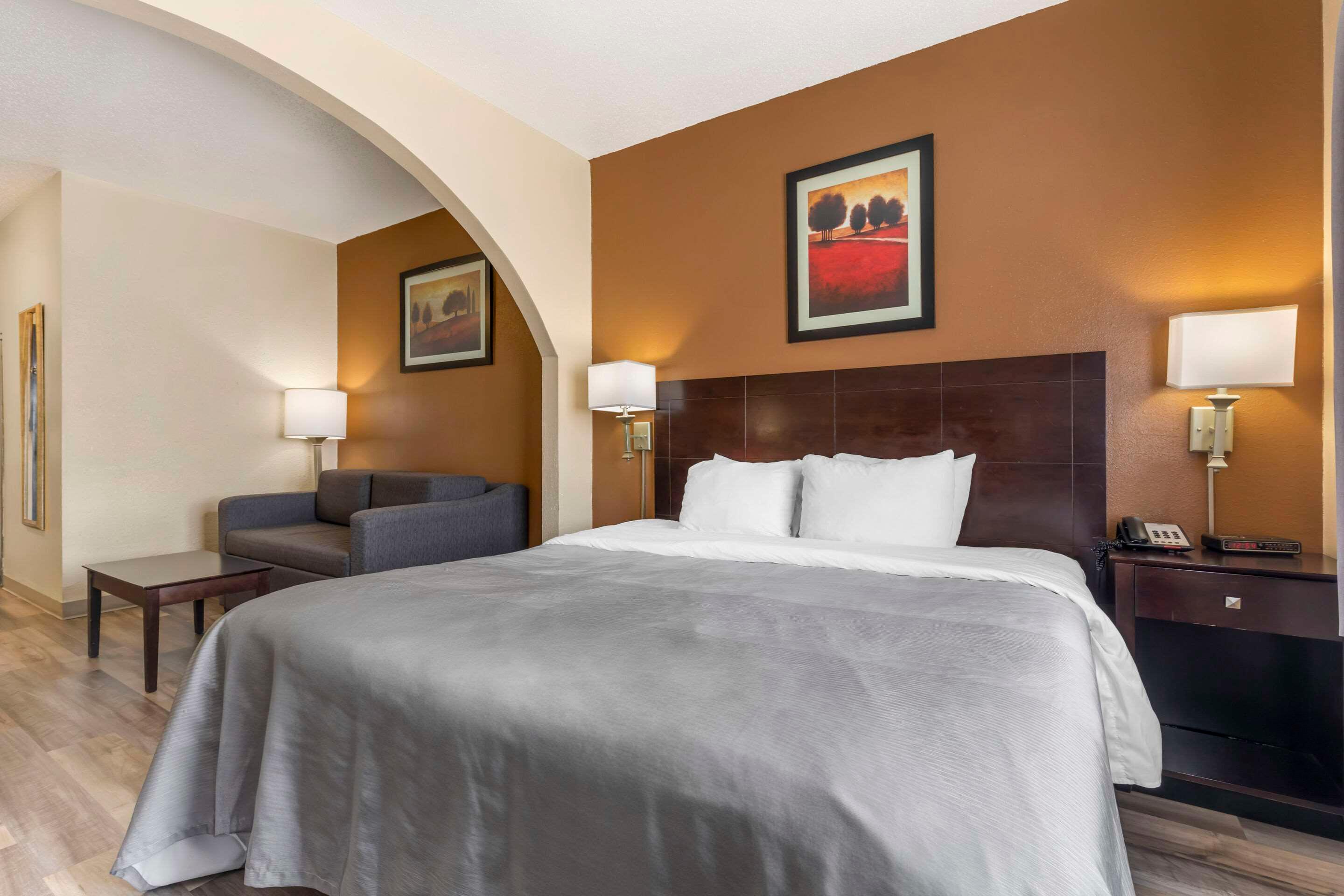 Upgrade, Suite, King Bed