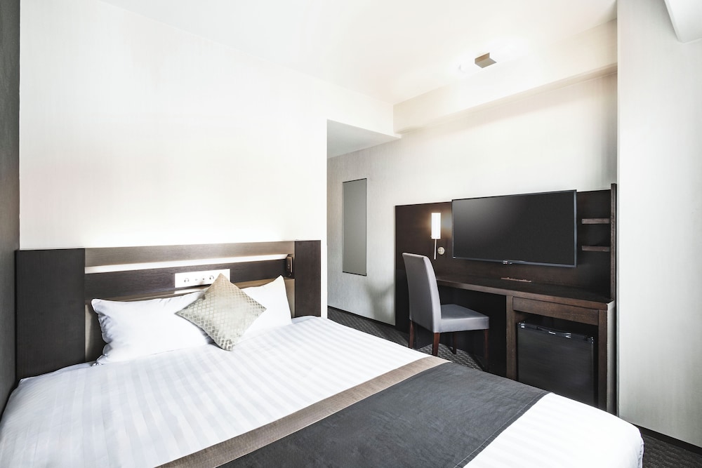 ROOM, DOUBLE BED
