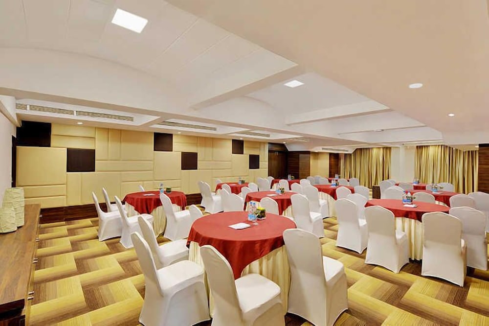 Manpho Bell Hotel & Convention Center 40/50