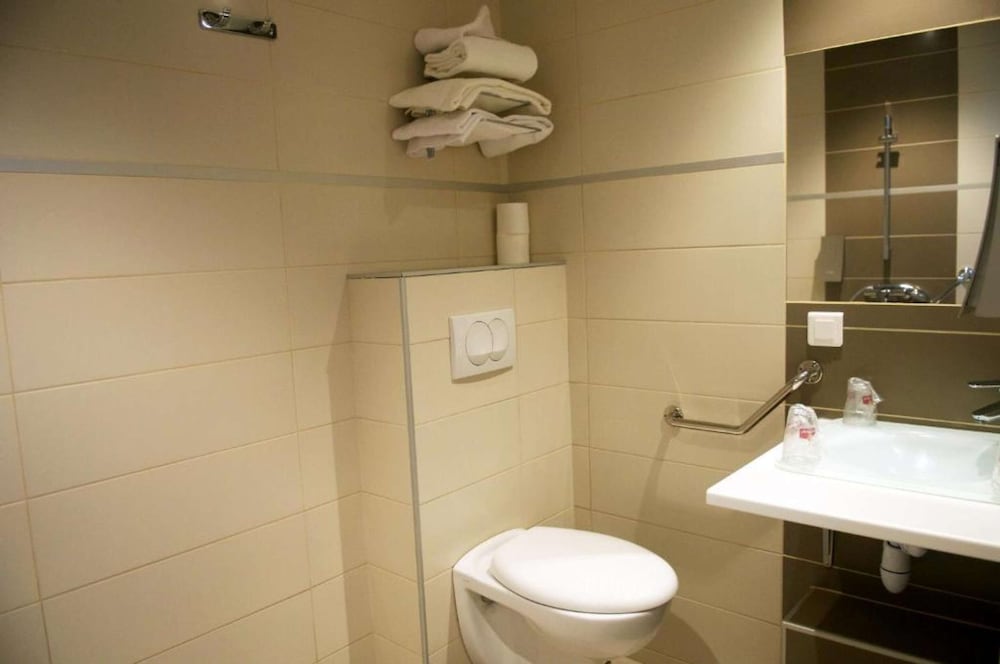 Brit Hotel Montpellier Euromedecine 29/34