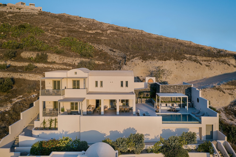 Eolia Luxury Villas 2/50