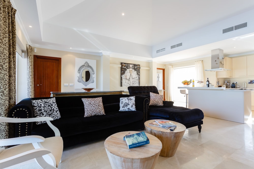 HOTEL ARCOS GARDENS GOLF CLUB & COUNTRY ESTATE 6/50