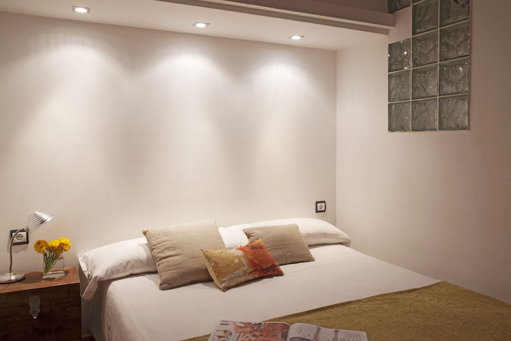 AinB Las Ramblas Guardia Apartments 28/60
