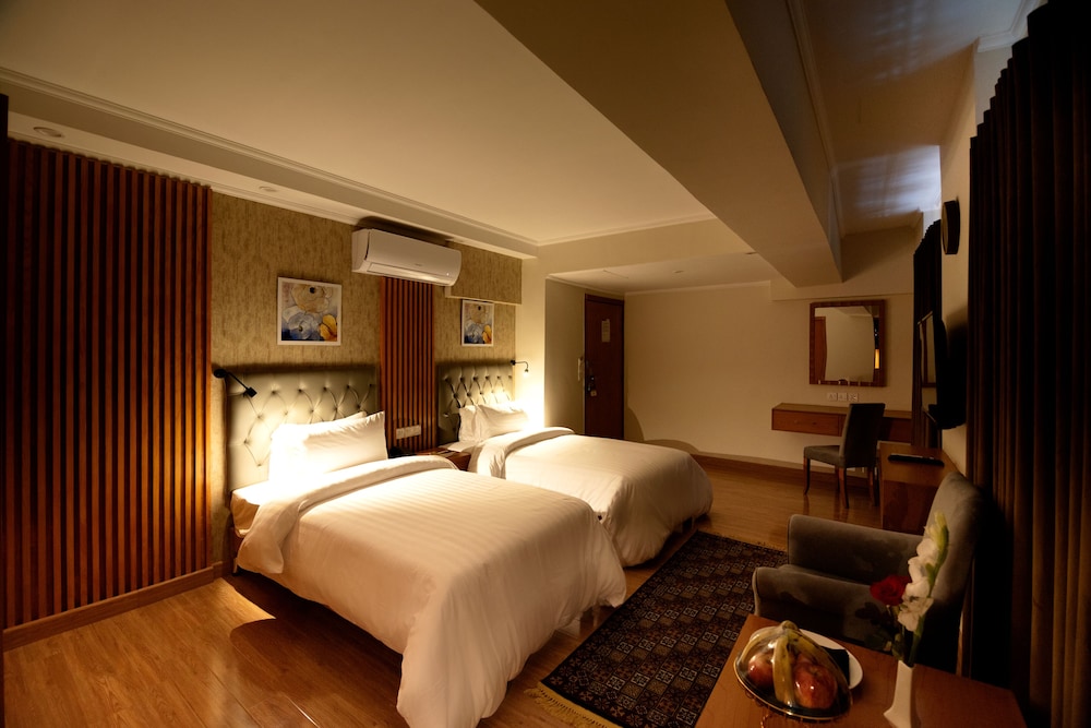 Hotel One Tower Gulberg 20/32
