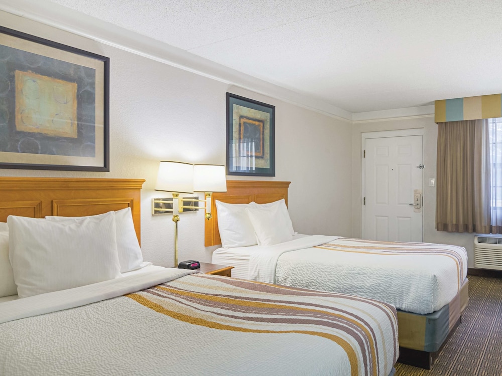 Ramada by Wyndham Westminster Denver 15/50