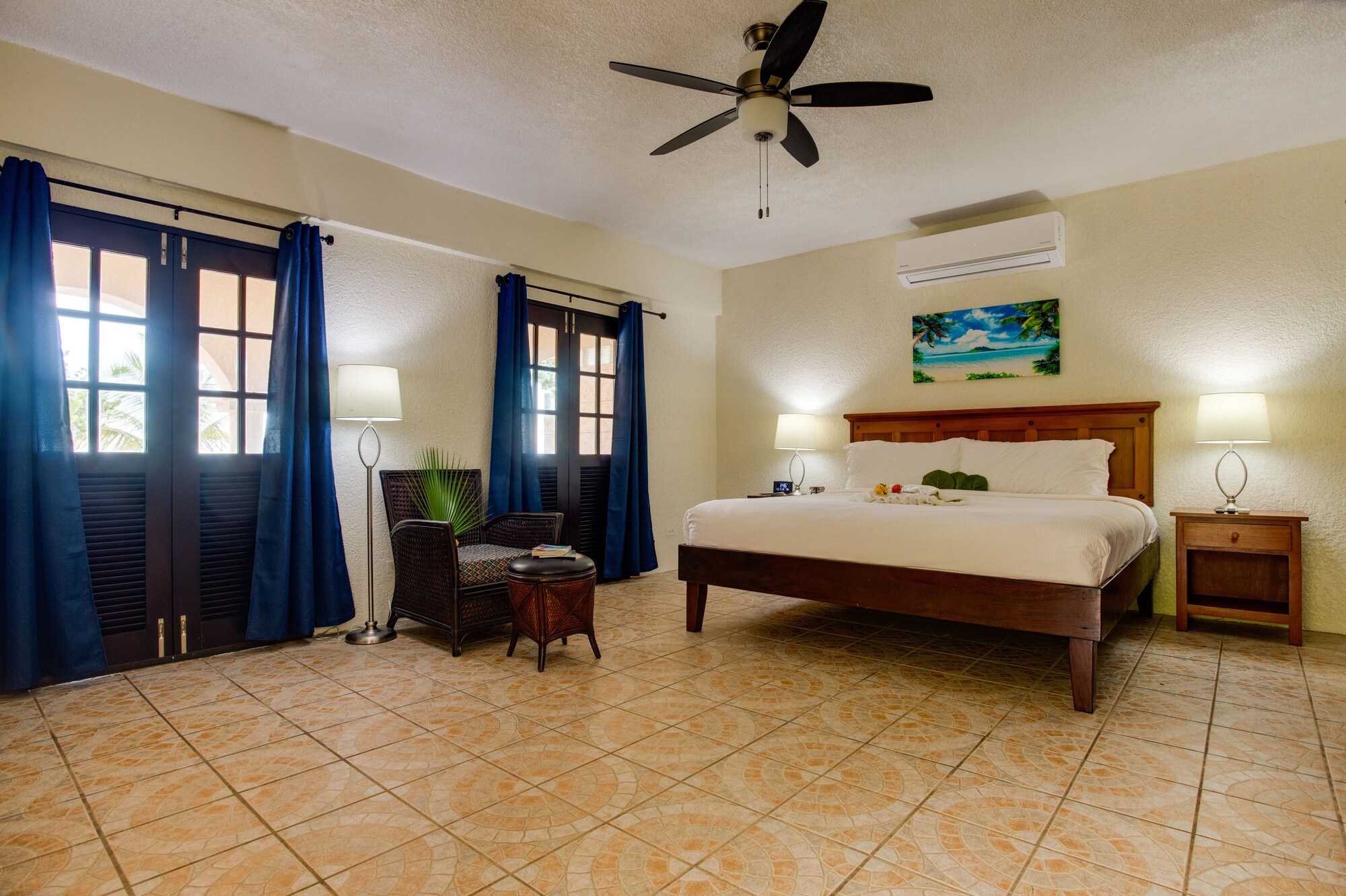 Deluxe, King Bed, Sea View, Pool Side