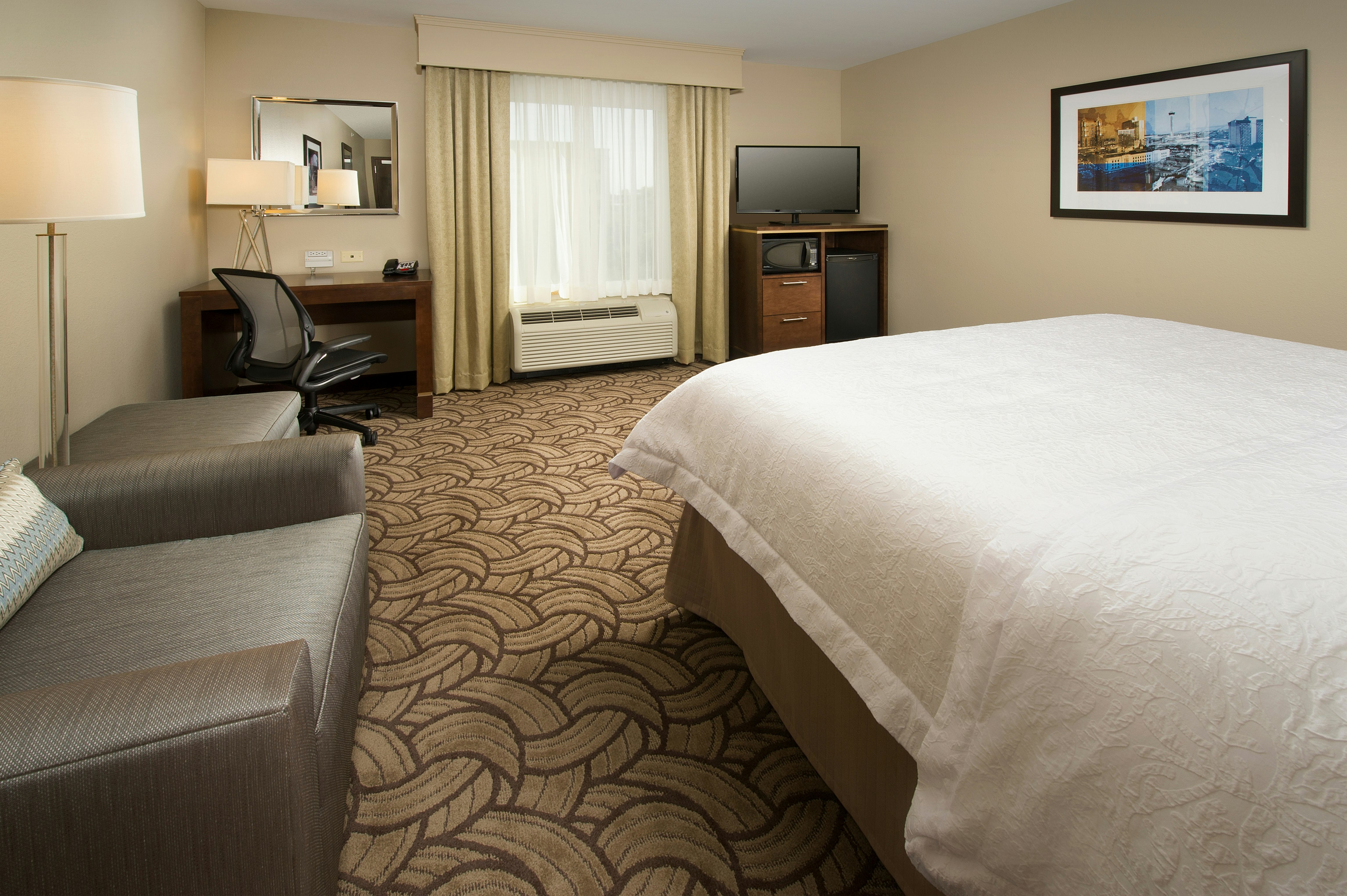 ROOM, KING BED