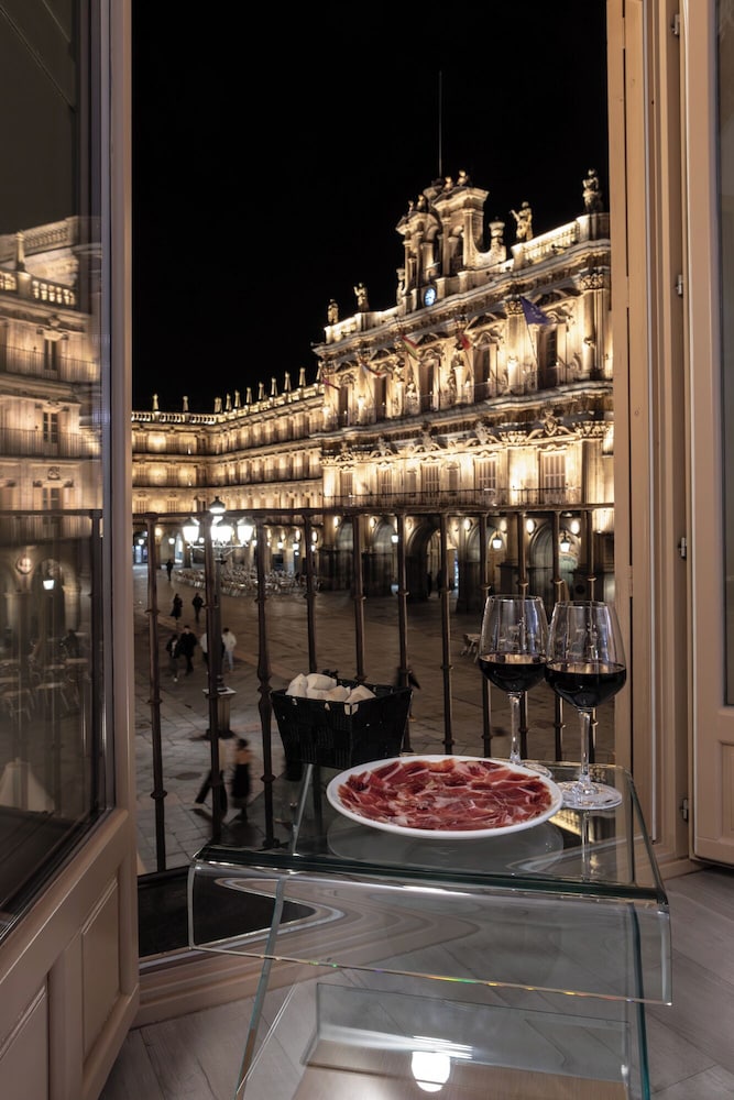 Salamanca Luxury Plaza 12/19