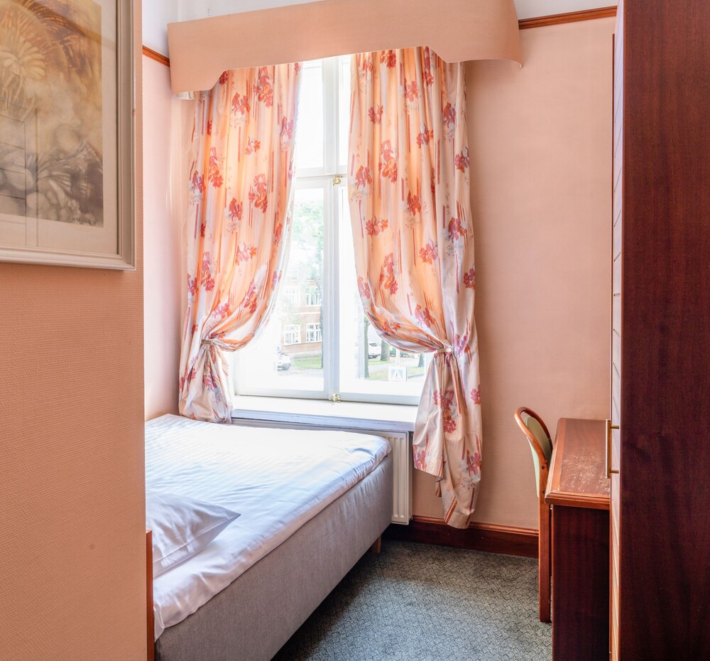 Victoria Hotel 22/49