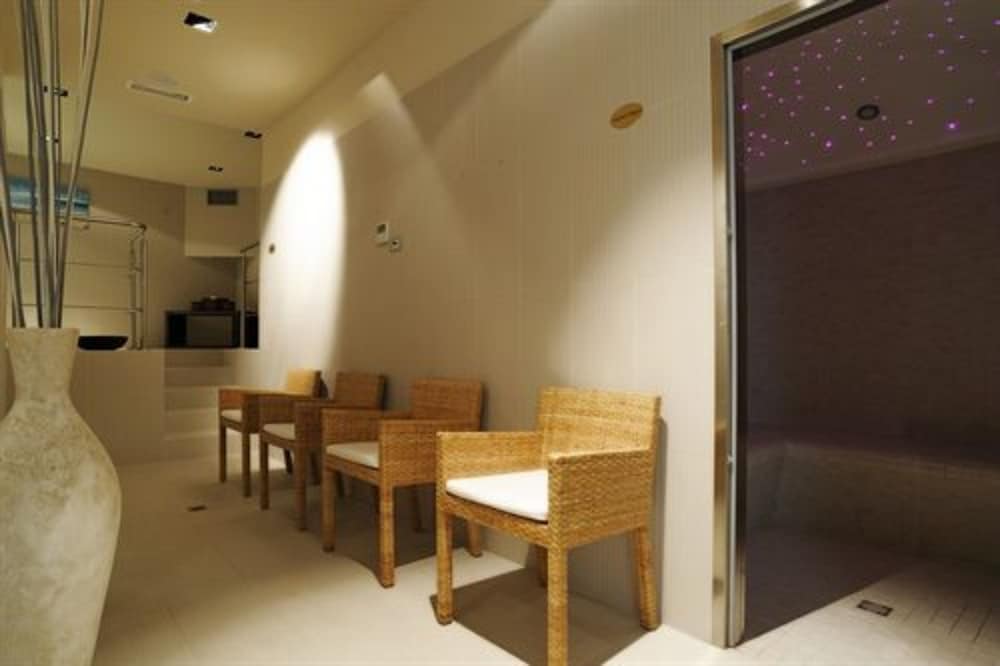 Grand Hotel Mediterranee 51/64